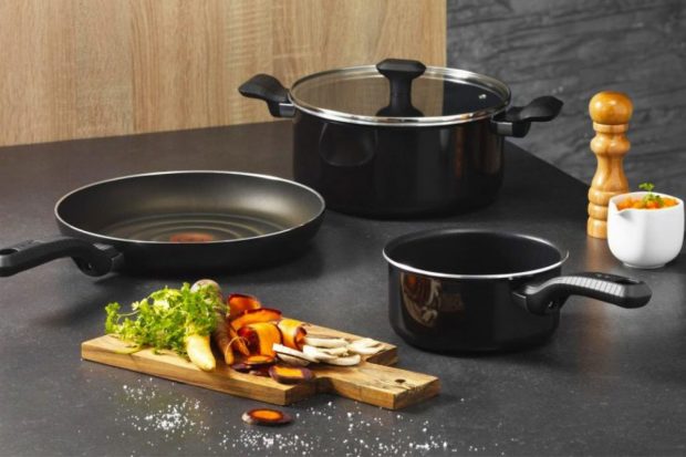 Comandă un set 2 tigăi + grill 3 capace 20,24,28 cm metallic line pentru bucătărie!