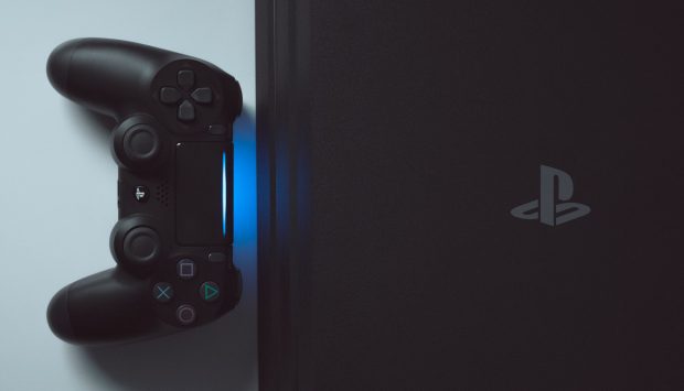 Merită să cumpărați un PlayStation 4 Pro în 2021?