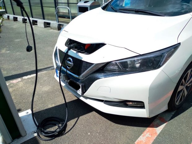 Mașinile electrice în 2021. Unde se pot încărca și cât costă un „plin”?
