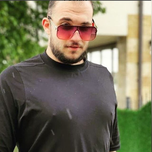 Cum organizează un colaborator al Poliției, în mijlocul pandemiei, petreceri „fără vaccin” și „fără test COVID” pentru liceeni în București
