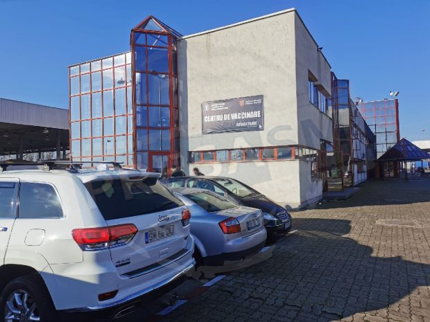 Aproape 140.000 de euro au găsit polițiștii, în urma perchezițiilor de la Bihor și Satu Mare. Cum funcționa rețeaua