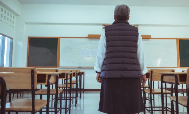 O elevă a fost observator la concursurile de directori de școli. „Un profesor a căutat jumătate de oră butonul «send»”