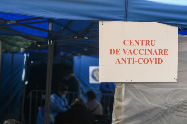 „Cel mai bun amant” s-a vaccinat la Hunedoara: „Dacă am fost fraier, de unde primesc acel vaucher de 100 de lei?”