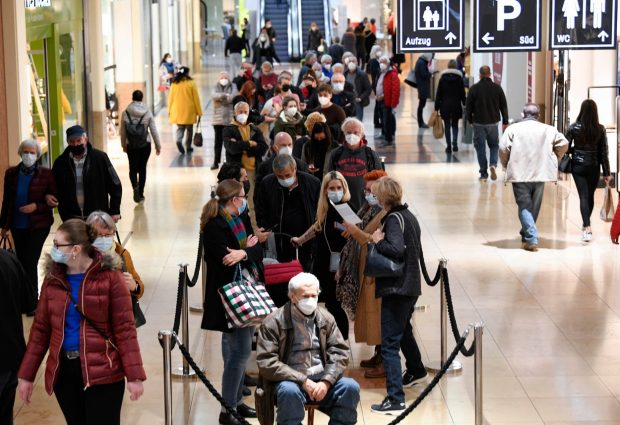 Cum arată restricțiile în Europa, în contextul apariției tulpinii Omicron