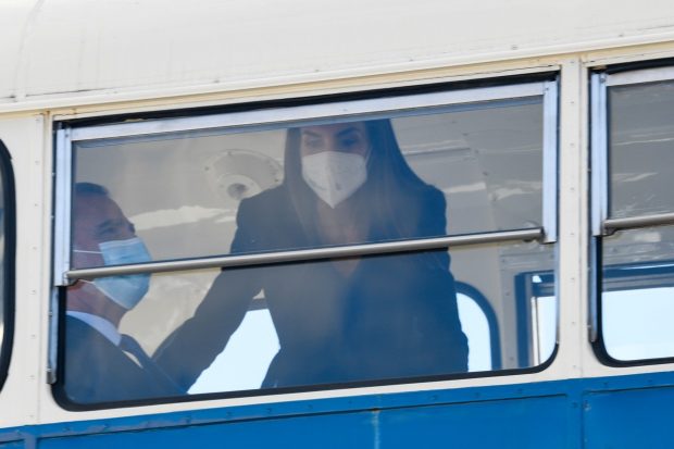 Regii Spaniei, călătorie cu autobuzul prin Madrid