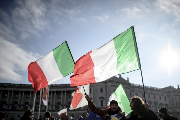 Italia vrea să impună măsuri dure împotriva COVID-19. Vaccinații ar putea avea nevoie de test pentru a intra în localuri, muzee sau cinematografe