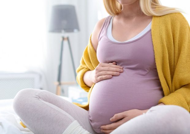Experții americani spun că pastila anti-COVID Merck este eficientă, dar nu o recomandă femeilor însărcinate
