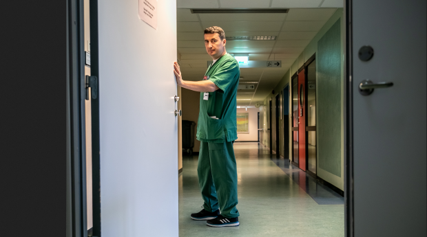 Mesaj de la un medic din Suedia, în ziua validării guvernului: „Am condus 800 km ca să-l votez pe Iohannis. Mai bine îmi cumpăram bere cu banii de benzină”