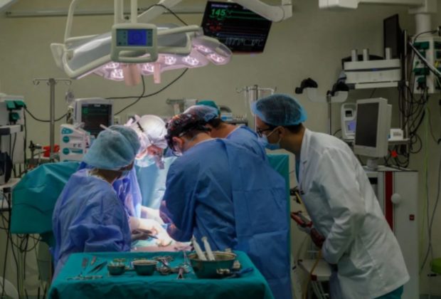 O mână de ajutor pentru copiii cu malformații cardiace. O asociaţie strânge fonduri pentru extinderea secției de chirurgie cardiovasculară de la Marie Curie