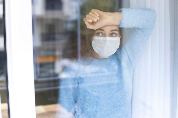 Pandemia a lovit mai puternic femeile și tinerii din punct de vedere al sănătății mintale. Studiu în 27 de țări