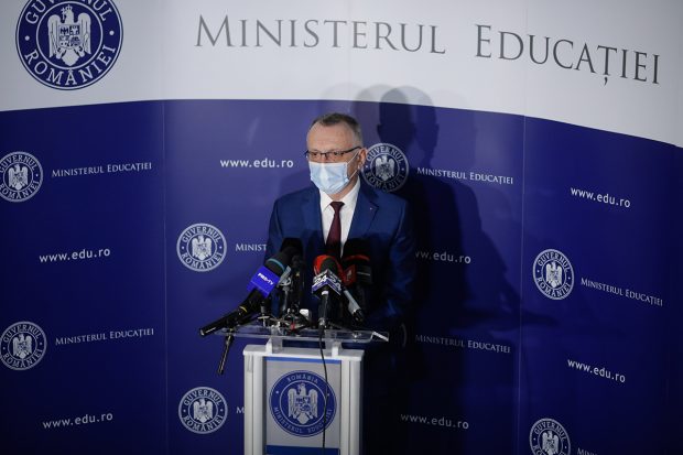 Sorin Cîmpeanu cere sancțiuni pentru directorii de școli antivacciniști. Luni încep controalele în unitățile de învățământ