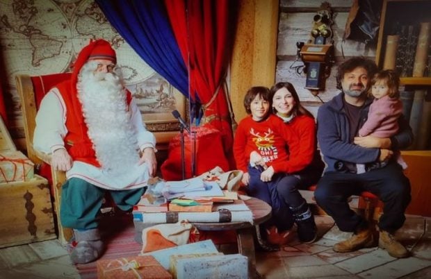 Dana Rogoz, vacanță cu familia în Laponia, la -16 grade. Cum a reacționat băiatul ei când l-a întâlnit pe Moș Crăciun