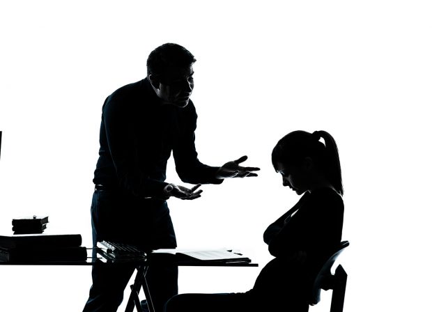 Să nu faci prostia să mă torni la presă că aș fi conspiraționist! Învățăturile unui tată pentru fiica sa