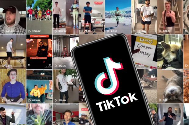 TikTok, platformă deținută de chinezi, a făcut o versiune specială pentru Rusia: fără mesaje antirăzboi și conținut din străinătate