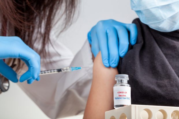 42 de copii din Germania au primit vaccinul anti-COVID pentru adulți. Ce spun medicii