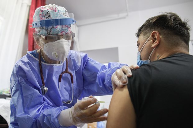 Situația vaccinării în fiecare localitate: Sub 50% în București. O comună din Timiș, pe primul loc