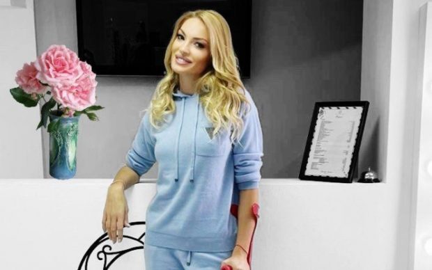 Cum se simte Valentina Pelinel la două săptămâni de la operația la picior: „Am reușit să elimin o cârjă”