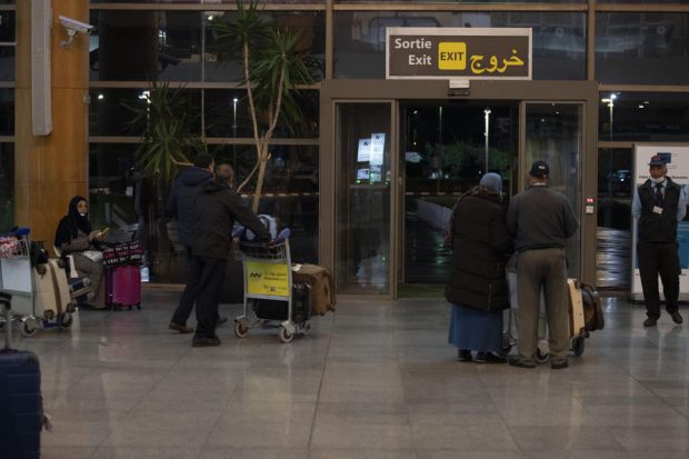 Românii care au rămas blocați în Maroc, după ce țara s-a închis, vor fi repatriați joi cu o aeronavă Tarom