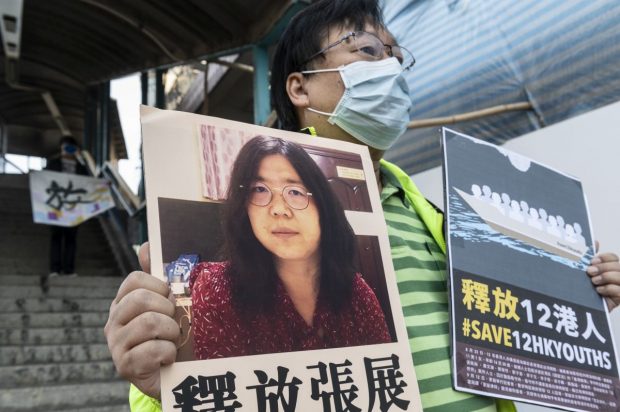 O activistă din China, încarcerată după ce a relatat despre criza COVID din Wuhan, este „aproape de moarte” în închisoare