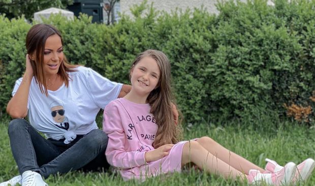 Cum a reacționat fiica Andreei Antonescu, după ce mama ei a pozat într-o revistă pentru adulți. „Vrea să fie ca tine, dezbrăcată”