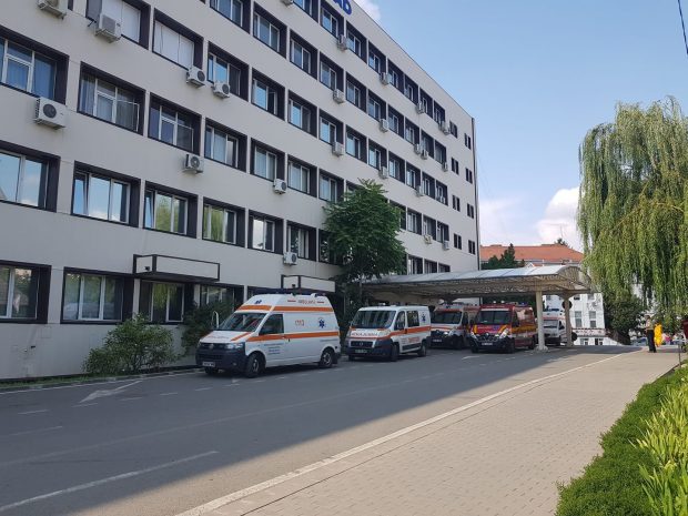 Un angajat al Spitalului Județean Arad a murit, după ce s-a aruncat de la etajul 5 al unității medicale