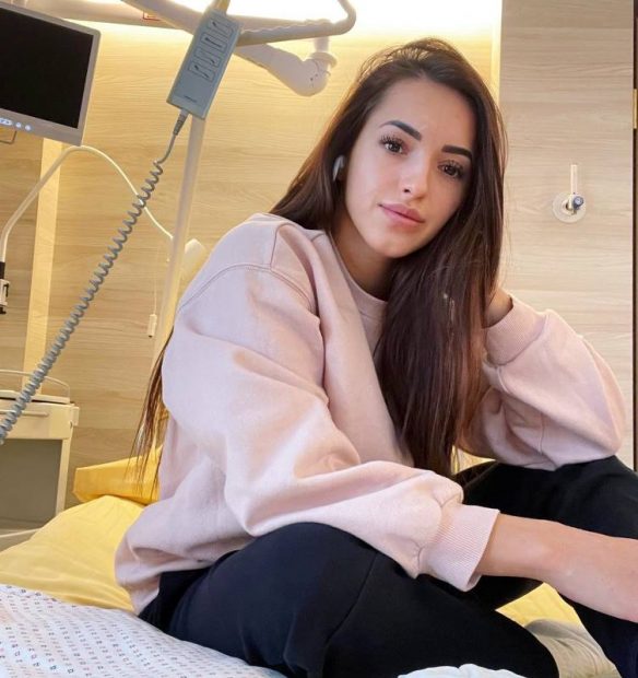 Larisa Iordache se operează pentru a șaptea oară. „Nu-i chiar ușor, dar nu mă plâng”