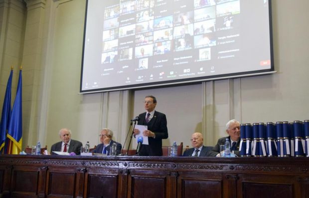 Mireille Rădoi, șefa Bibliotecii Universitare Centrale, premiată de Academia Română, după ce a coordonat „operele științifice” ale condamnatului Dorinel Mucea