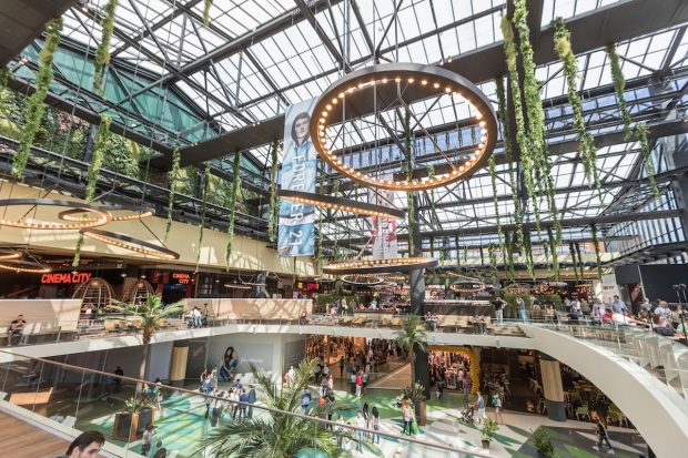 Amenințare cu bombă la centrul comercial Park Lake din București. Un echipaj SRI, trimis la fața locului