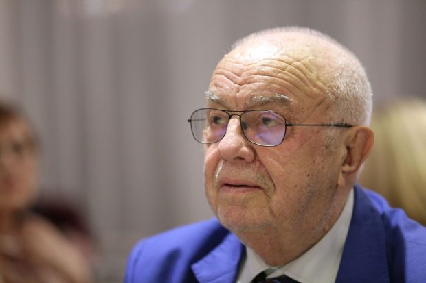 Alexandru Arșinel îl acuză pe Nicușor Dan că nu i-a mai prelungit contractul cu Teatrul Constantin Tănase