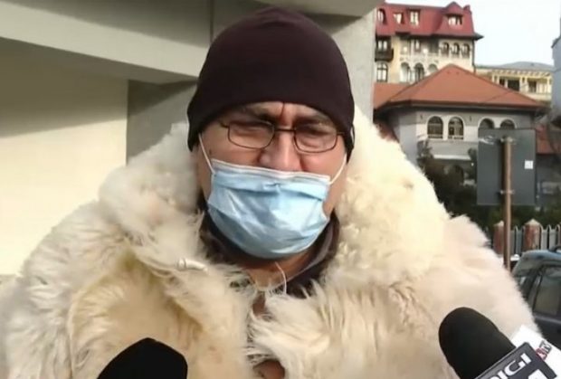 Bărbatul reținut după protestul AUR pentru vandalizarea unor mașini la Parlament, cercetat în libertate