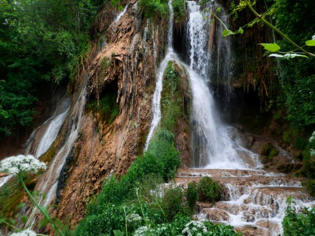 Cascada Clocota – una dintre cele mai spectaculoase cascade din țară