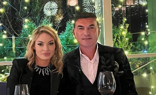 Cum s-a pozat Cristi Borcea alături de soție și de patru dintre cei nouă copii ai lui. Afaceristul și-a surprins familia