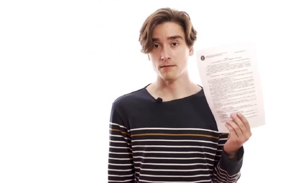 Cum a crescut Dezaburit, proiectul unui vlogger care vorbește despre abuzurile profesorilor și tăierea de păduri: „Totul a început cu o supărare”