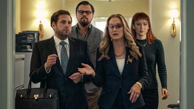 Recomandare film: „Nu priviți în sus!” de pe Netflix face sfârșitul lumii haios