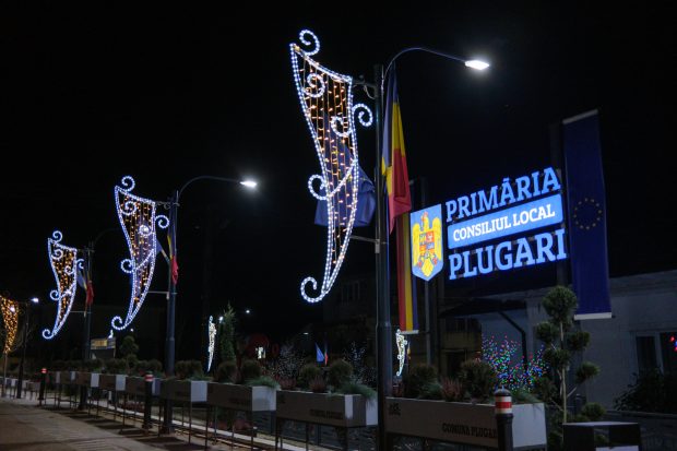Comuna din Iași în care luminițele de Crăciun au costat peste 30.000 de euro. Primar: „Dacă aveam pe ce altceva să-i dau, o făceam. Dar avem de toate”