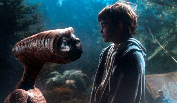 Filmul care ne vorbește despre iubire necondiționată: puteți vedea versiunea originală a lui „E.T.” pe Netflix