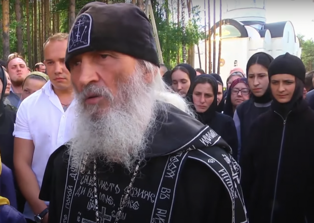 Călugăr ortodox din Rusia, condamnat la închisoare după ce a negat pandemia. De ce a fost acuzat