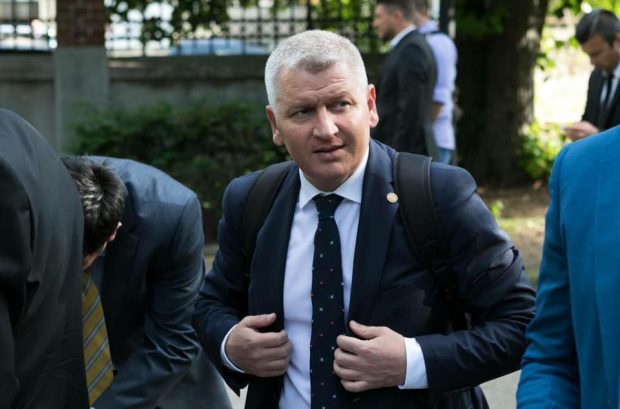 Ministrul Roman, pe Facebook: spune că n-a plagiat și că nu mai vorbește pe temă pentru că „am lucruri mult mai importante de făcut”