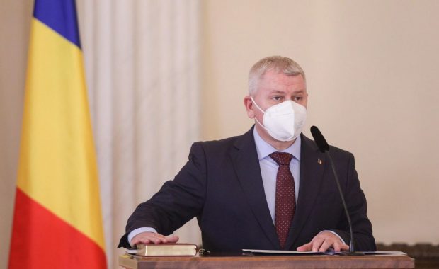Președintele Alianței Organizațiilor Studențești despre plagiatul ministrului Roman: țara în care „cangrena ne ofensează câteva secunde și atât”