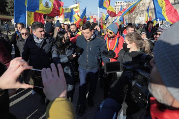 George Simion, acuzat că a organizat protestul de la Parlament: „Recunosc și nu regret fapta”. Vrea să conteste amenzile