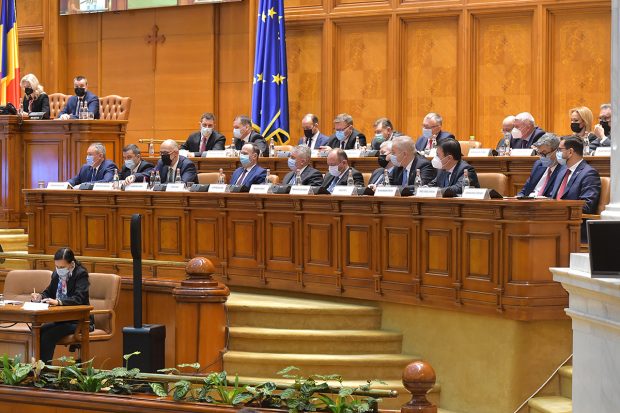 Republica Secretă România. De ce nu avem politicieni care să pună serviciile unde le e locul