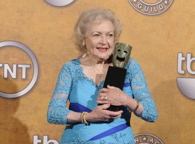 A murit Betty White. Legendara actriță ar fi împlinit în ianuarie 100 de ani