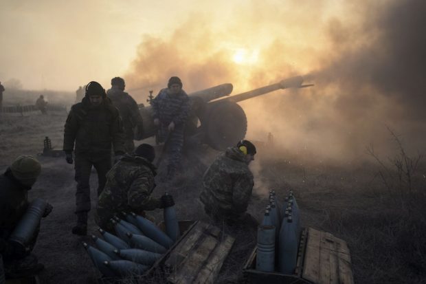 Surse Reuters: Mercenari ruși, trimiși în Donbas pentru a-i ajuta pe separatiști să își consolideze apărerea