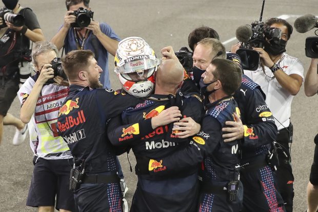 Max Verstappen, noul campion din Formula 1: L-a învins dramatic pe Hamilton în ultimul tur de la Abu Dhabi