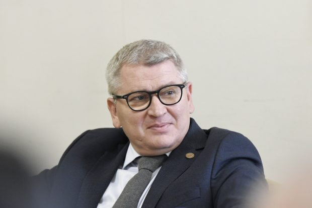 Ce au în comun Florin Roman și restul plagiatorilor dovediți, plus o întrebare extrem de simplă