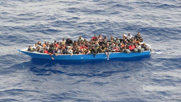 Corpurile a 28 de migranți au fost descoperite pe coasta Libiei, după ce barca lor s-a scufundat în larg