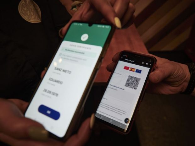Ce amendă primesc cei care nu completează formularul digital în 24 de ore de la intrarea în România