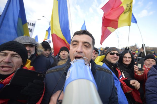 Ce acoperă, de fapt, protestele AUR și vrăjelile anticip. Despre lucrurile care ne ard pe toți de-adevăratelea