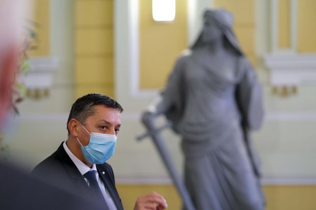 EXCLUSIV. Reacție fără precedent a unei universități la adresa unui ministru și politician