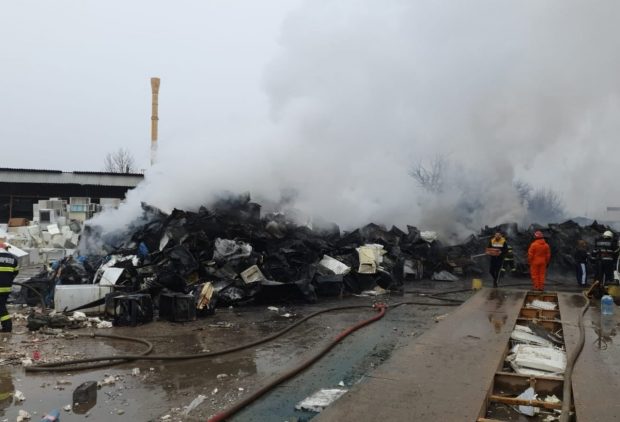 Mărioara Gătej, șefa Gărzii de Mediu, după incendiul de la Popești-Leordeni: „Norul de fum nu se îndreaptă spre București”